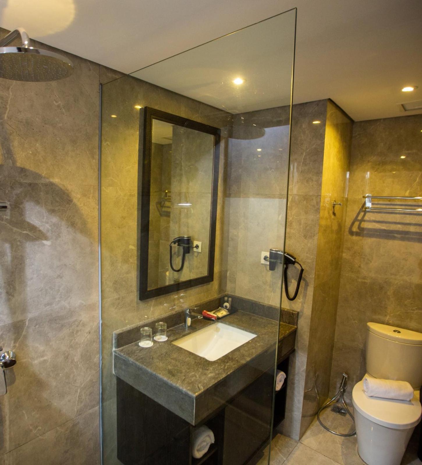 Hotel Suni Abepura Jayapura Exterior photo